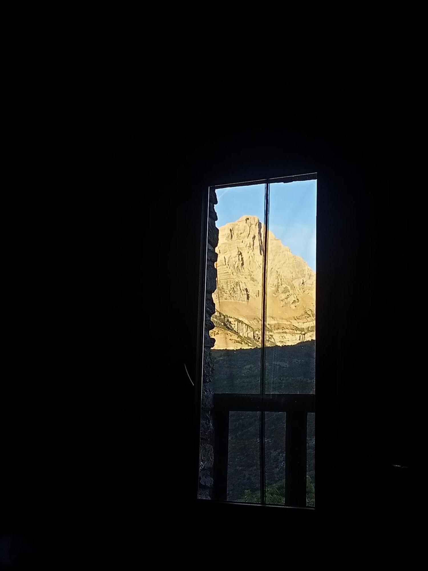 Suite En Cuadra Pajar, Casa Rural Hoz de Jaca Eksteriør billede