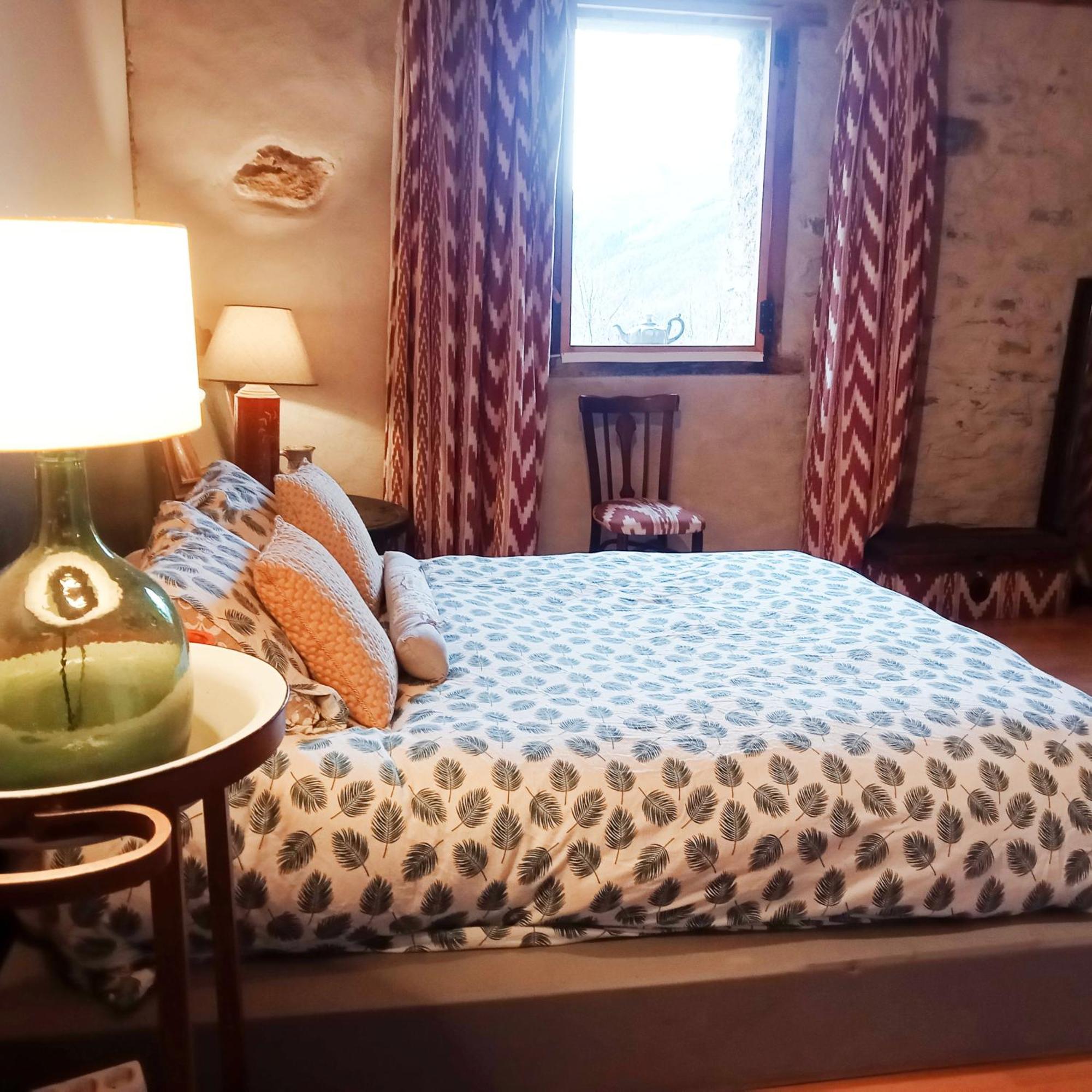 Suite En Cuadra Pajar, Casa Rural Hoz de Jaca Eksteriør billede