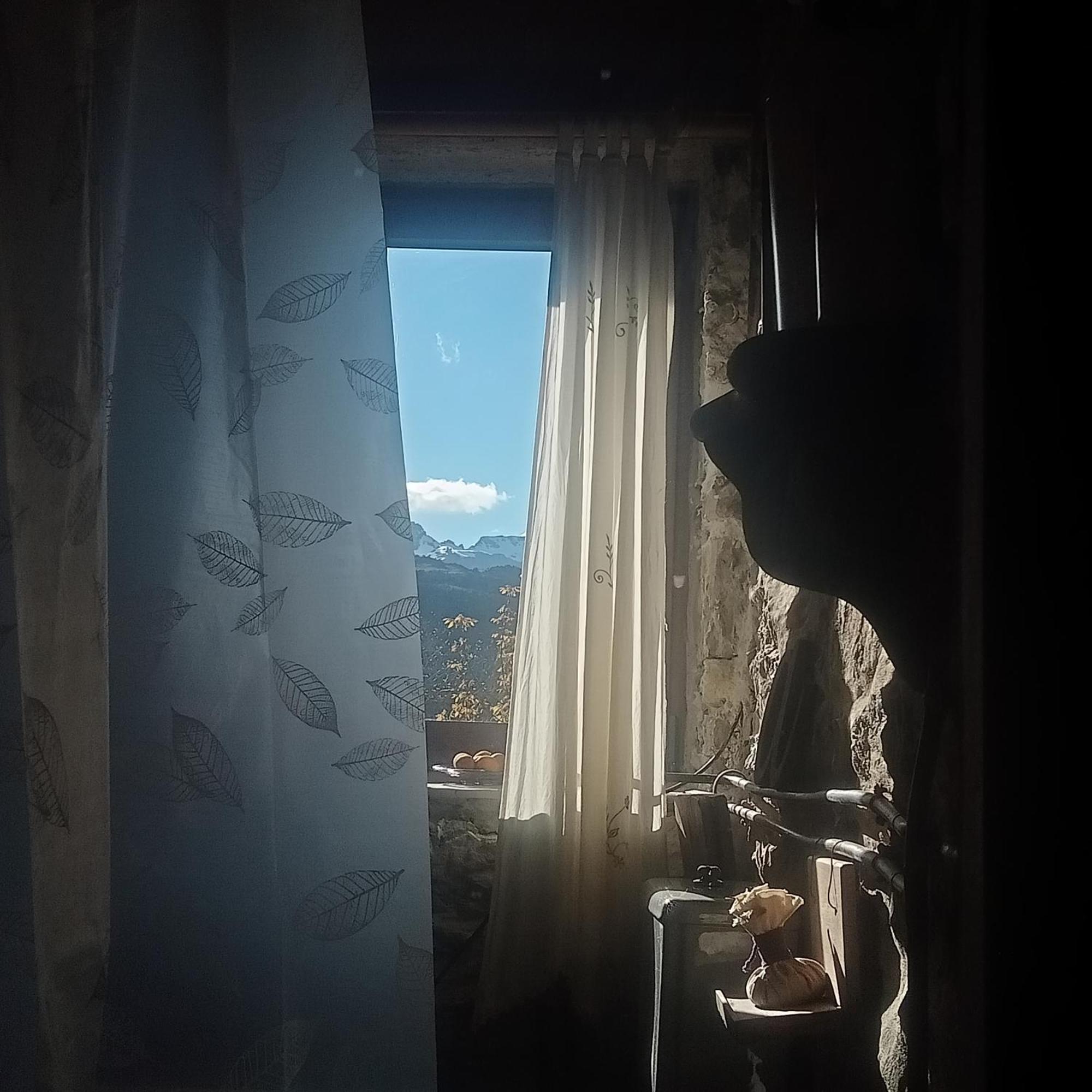 Suite En Cuadra Pajar, Casa Rural Hoz de Jaca Eksteriør billede